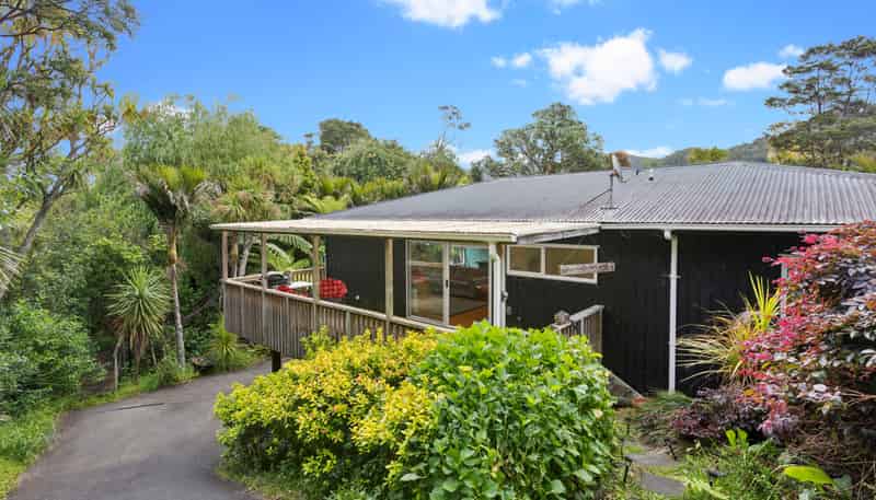 37 Upland Road, Huia