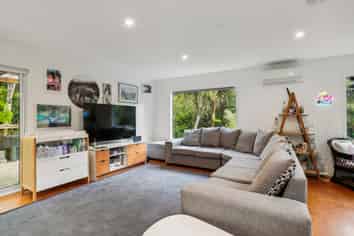 37 Upland Road, Huia