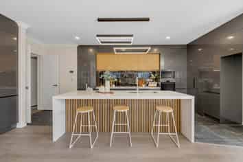 6 Knockanara Drive, Flat Bush