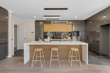 6 Knockanara Drive, Flat Bush