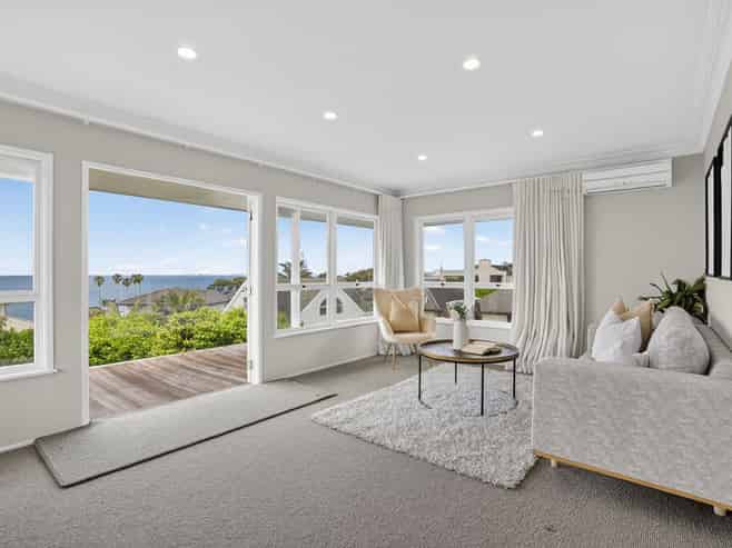 2/33 Gulf View Road, Murrays Bay