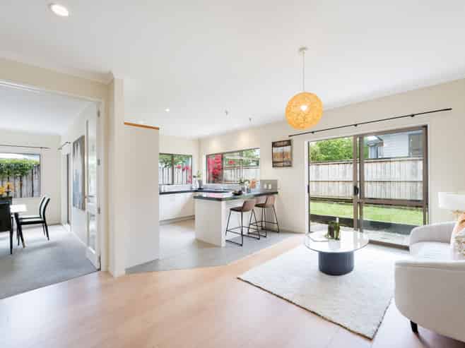 16H Lincoln Road, Henderson