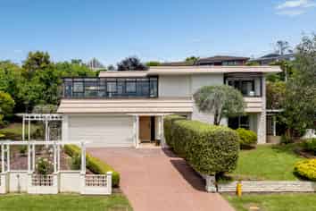 31 Castleton Drive, Mellons Bay