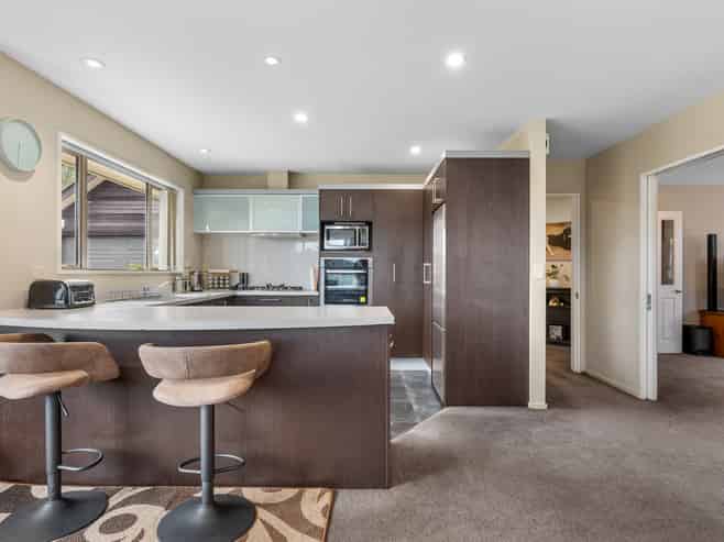 7 Strathmore Gardens, Burwood