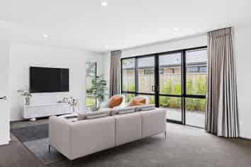 25 Crossley Avenue, Ravenswood