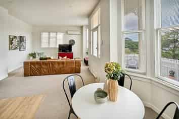 10 Stanley Street, Berhampore