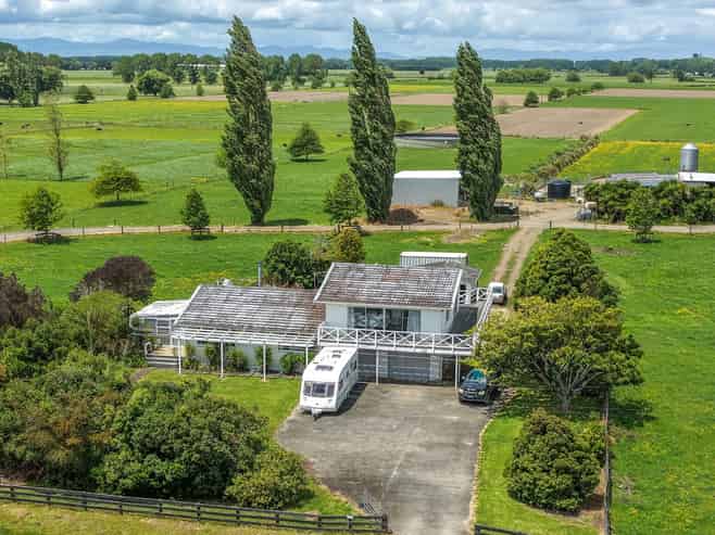 376 State Highway 25, Waitakaruru