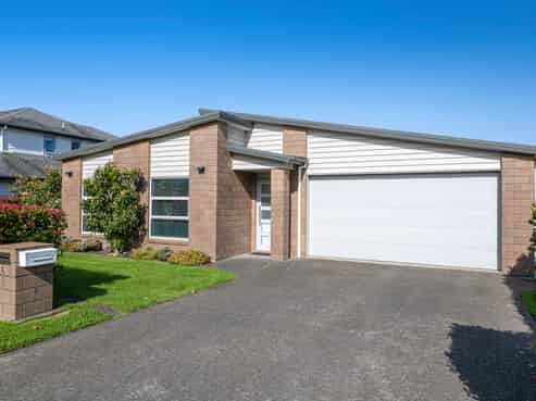 6 Portland Park Road, Silverdale