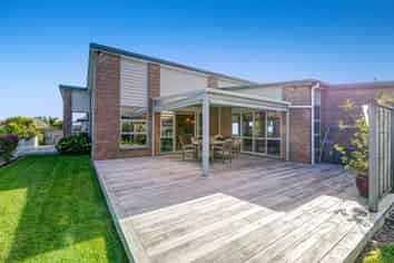 6 Portland Park Road, Millwater