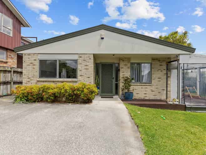 73A  Rimu Street, New Lynn