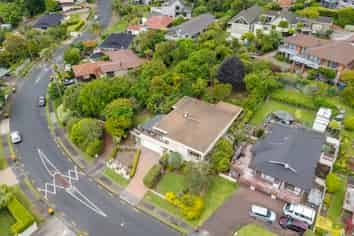 33 Castleton Drive, Mellons Bay