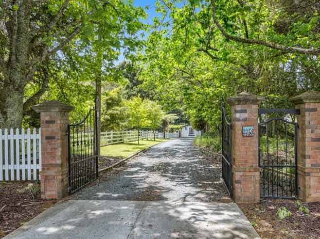 1174 Kahikatea Flat Road, Waitoki