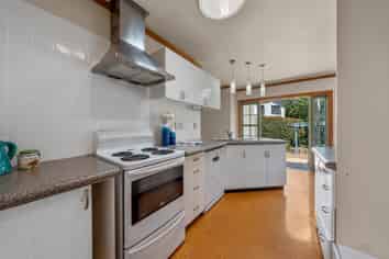 9 Roskill Way, Three Kings