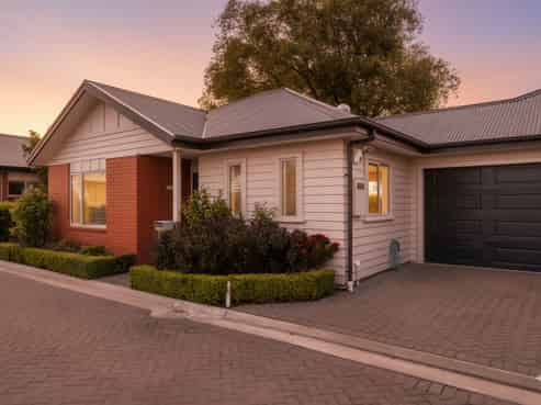15 Streamside Court, Woolston