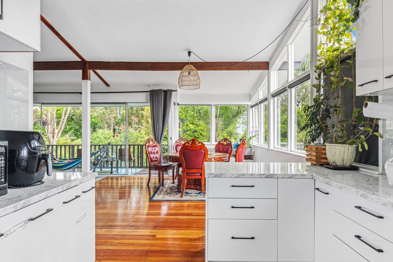At home on Awakino - Widok 6