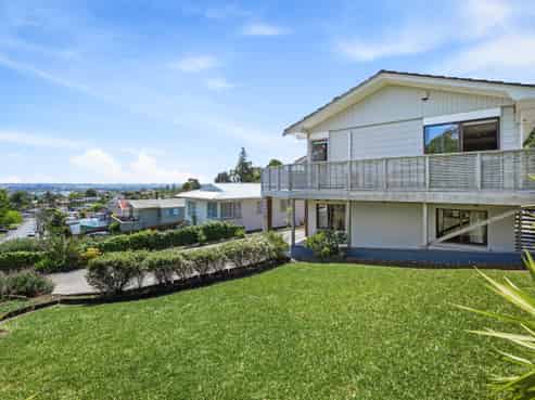 27 Longreach Drive, Sunnyvale