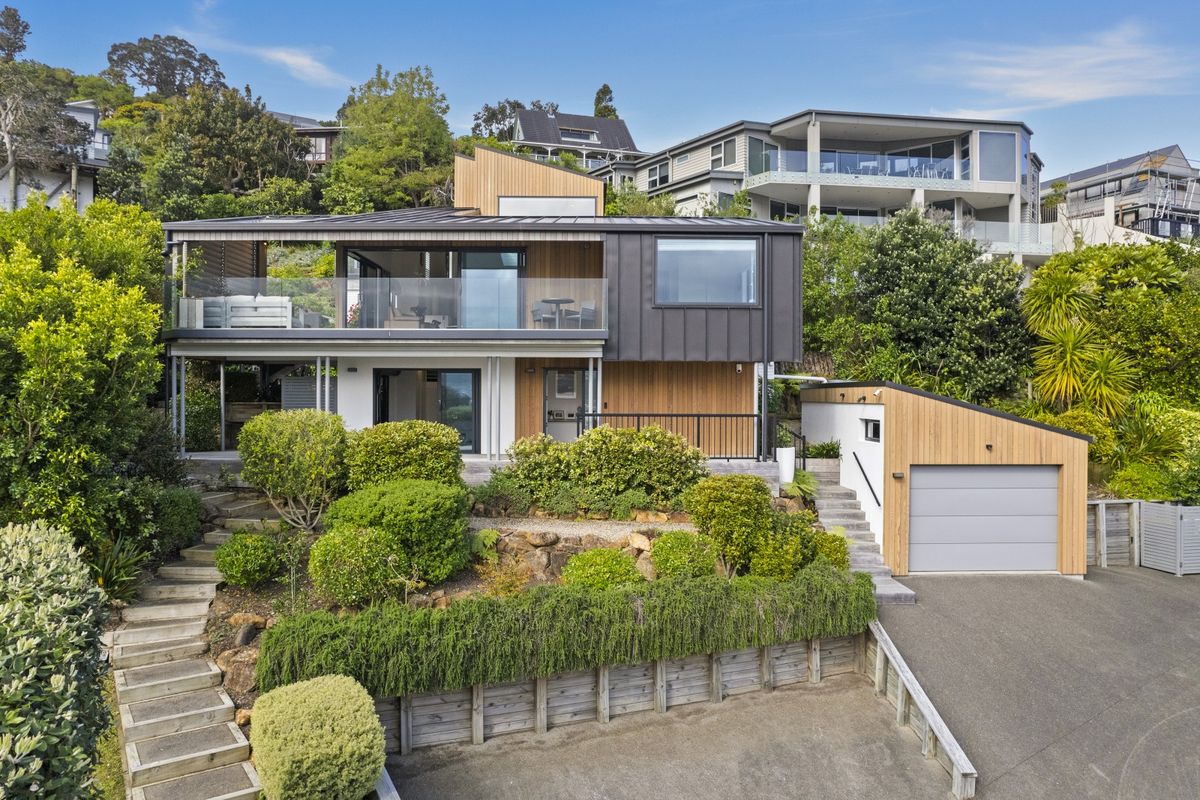 Spectacular Views and Modern Elegance, Tairua