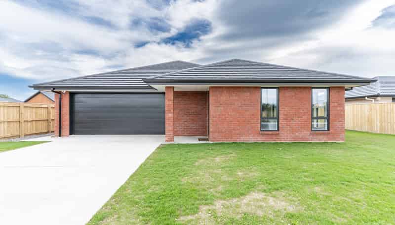 7 Georgina Beyer Way, Carterton