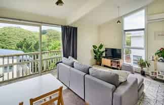 a/55 Mandalay Terrace, Khandallah