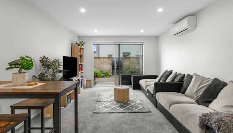 24A Barber Grove, Moera