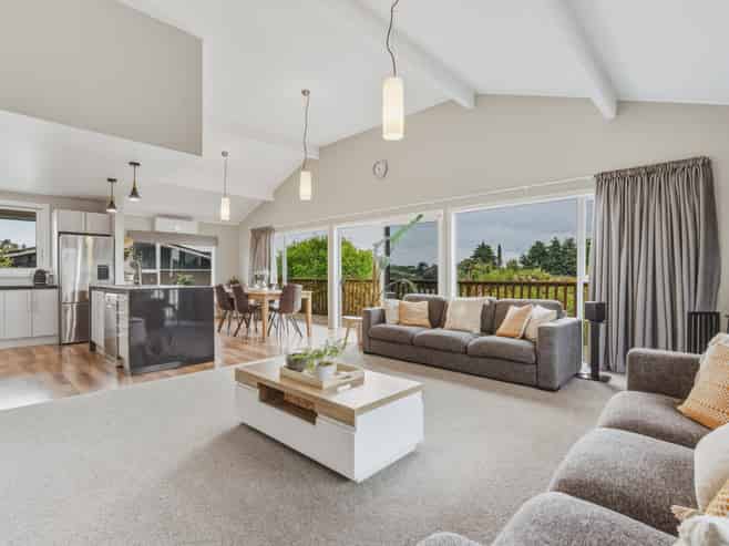 108 Taupo View Road, Hilltop