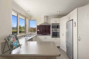 6 Kirtle Close, Pyes Pa