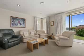 6 Kirtle Close, Pyes Pa