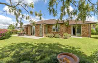 6 Kirtle Close, Pyes Pa