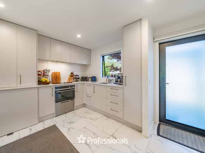 1/99 Waiwhetu Road, Waterloo