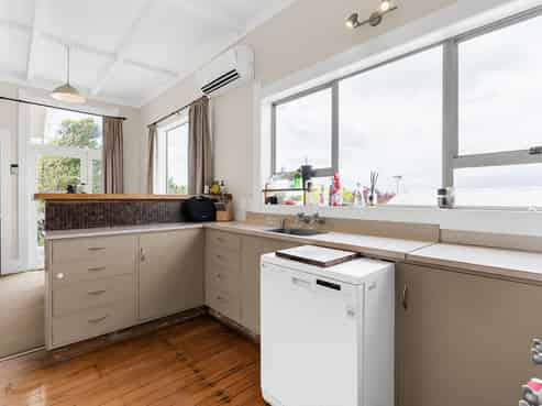 107 Pembroke Street, Hamilton Lake