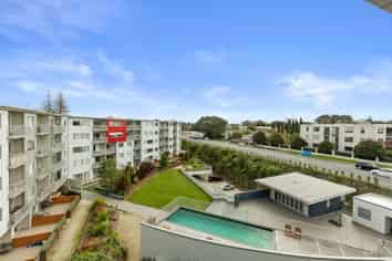 B409/130 Anzac Street, Takapuna