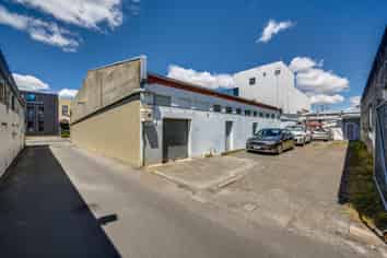 Opportunity on Karamu Road