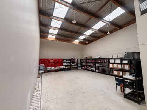 Smart Henderson workspace with excellent access