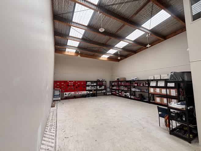 Smart Henderson workspace with excellent access