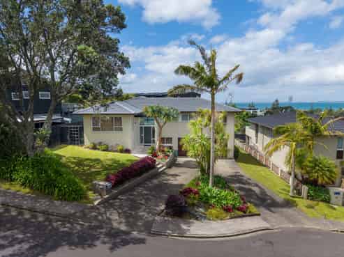 8 Kilduff Place, Mairangi Bay