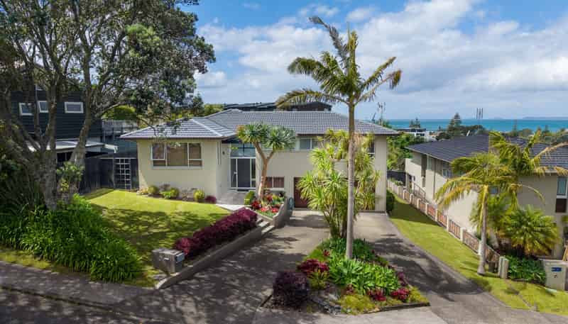 8 Kilduff Place, Mairangi Bay
