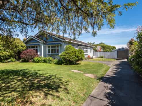 83 Blighs Road, Strowan