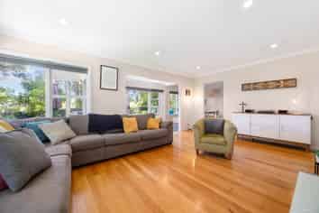 44 David Avenue, Hillpark