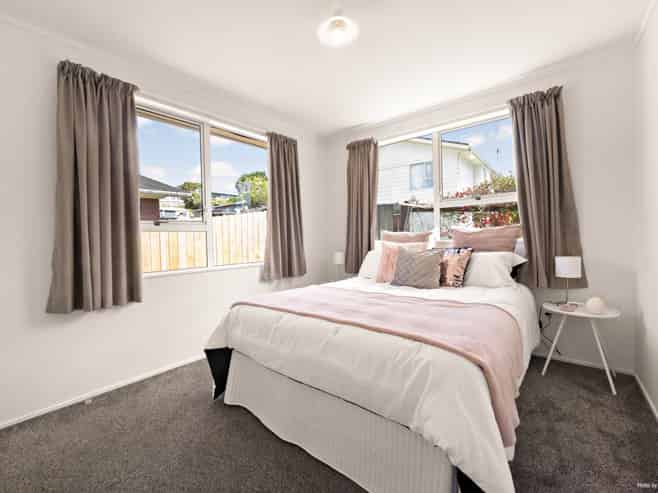 2/10 Kemp Road, Massey