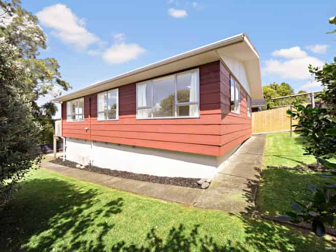 2/10 Kemp Road, Massey