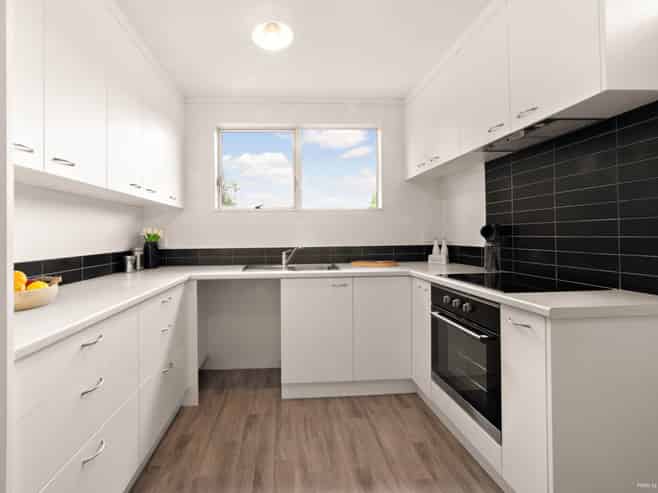 2/10 Kemp Road, Massey