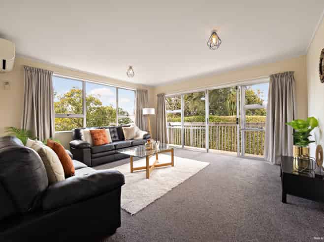 2/10 Kemp Road, Massey