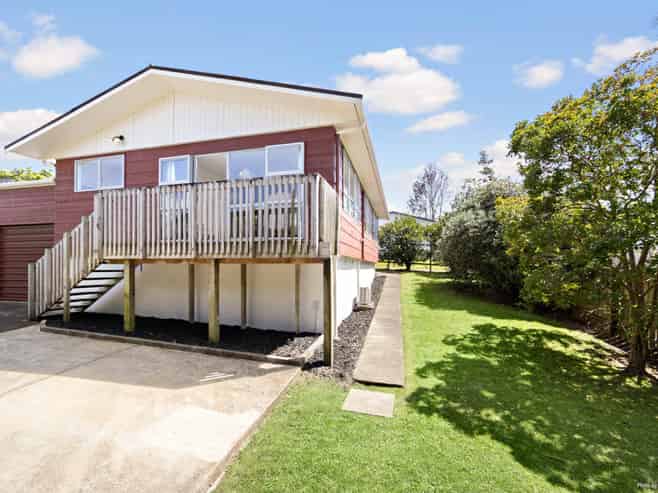 2/10 Kemp Road, Massey
