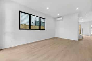 2/7 Edgar Pearce Place, Howick