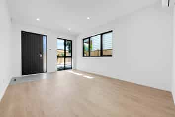 2/7 Edgar Pearce Place, Howick