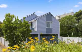 24 Kohutuhutu Road, Raumati Beach