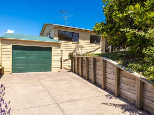 33 Tahatai Road, Oneroa