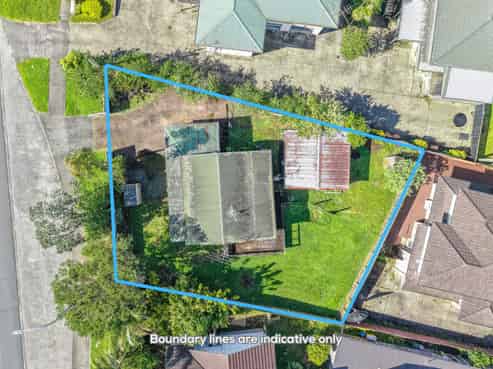 942 East Coast Road, Northcross