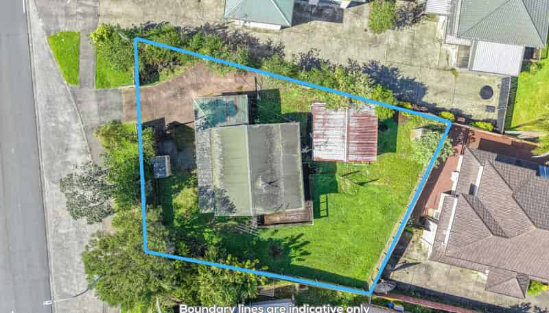 942 East Coast Road, Northcross