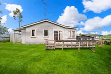 942 East Coast Road, Northcross